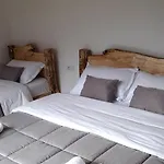 Dritan Tethorja Pensión 4*