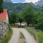 Gæstehus Dritan Tethorja