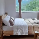 Pensión Dritan Tethorja