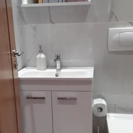 Dritan Tethorja Maison d'hôtes 4*