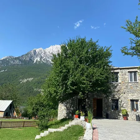 Dritan Tethorja Maison d'hôtes 4*