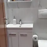 Dritan Tethorja بيت ضيافة 4*