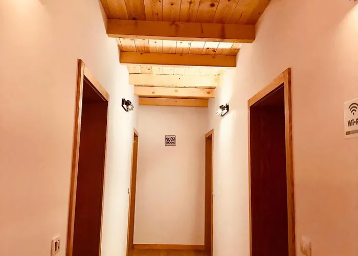 Dritan Tethorja בית הארחה טת