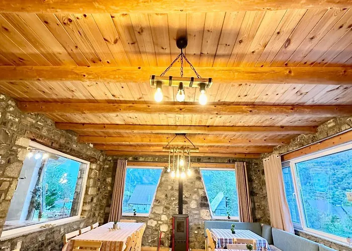 Dritan Tethorja בית הארחה טת